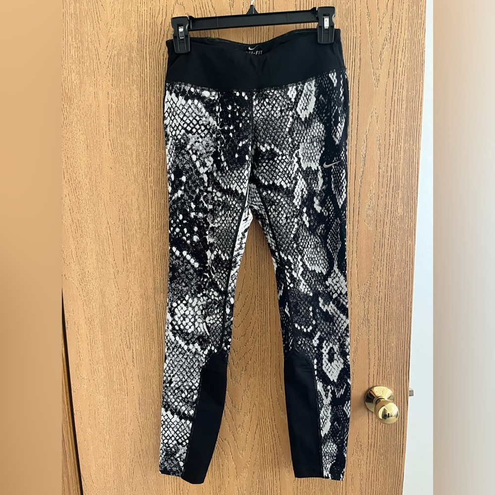 Nike Dri-Fit Snakeskin Leggings